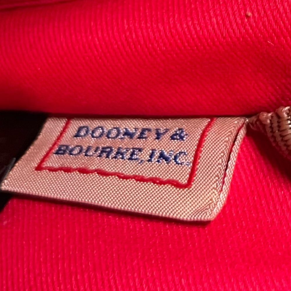 Small Dooney & Bourke Canteloupe Pebbled Leather Dome Zip Zip with Brown Trim - Picture 5 of 9